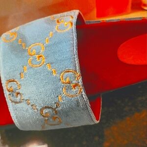 🌹 GUCCI SLIDES SANDALS ,COMES SATIN TYPE DUST BAGS (2) 🌹WORN ONLY A FEW TIMES